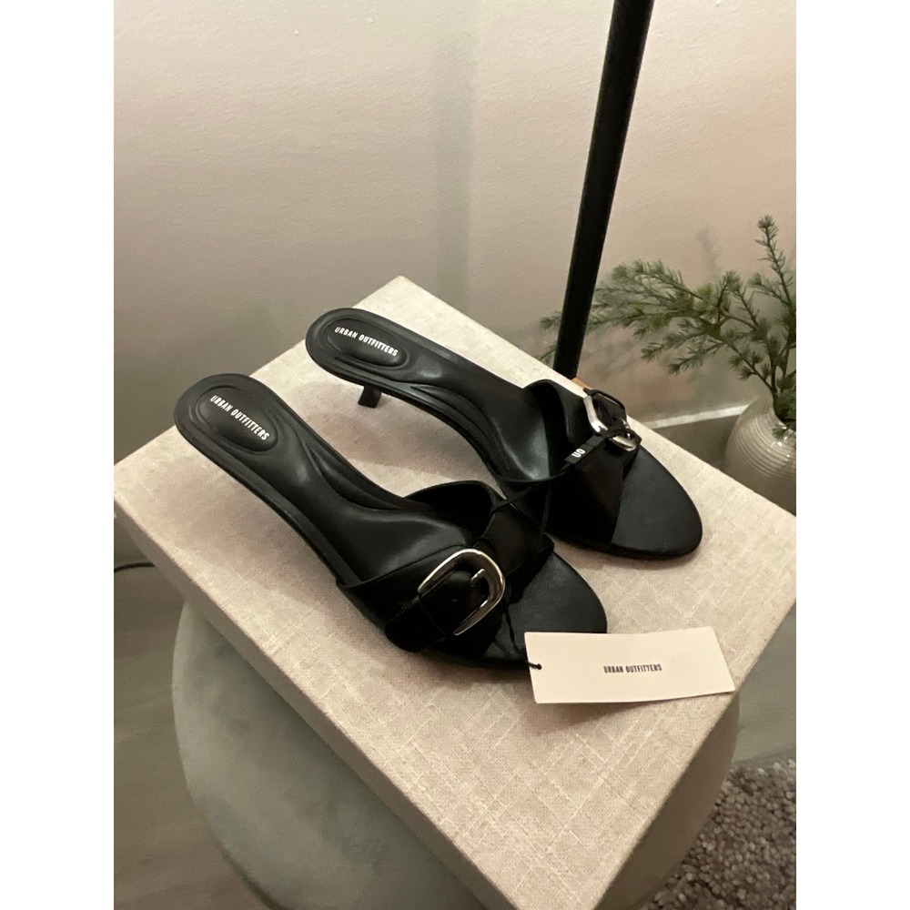 UO kitten mule black heels NWT 9 date night jeans going out black classic cute
